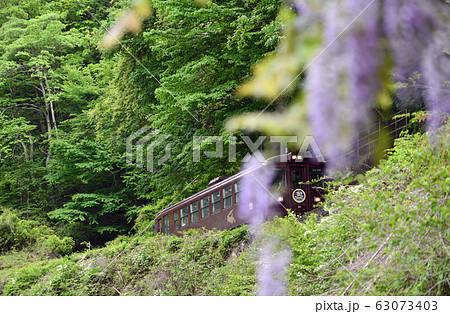鉄道の旅　わたらせ渓谷鐡道　初夏の風景 63073403