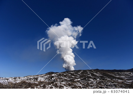 熊本県阿蘇_雪景色 63074041