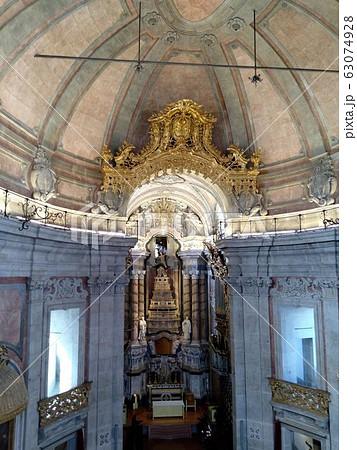 ポルトのクレリゴス教会内 63074928