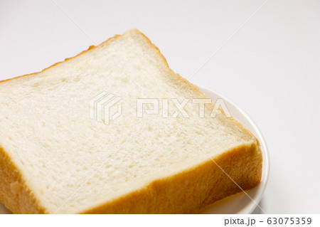 角型食パン(スライス･4枚切り)。 63075359