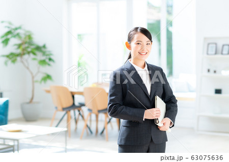ビジネスウーマン　 63075636