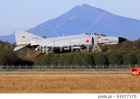 F 4 ファントム戦闘機 離陸の写真素材