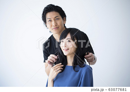 男性ヘアメイクさん 63077681