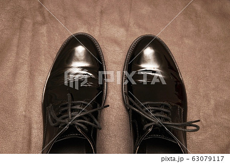 エナメルのレディースシューズ エナメルのレディースシューズ 63079117