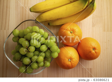 バナナと葡萄 青ブドウとバナナとオレンジ Green grapes, bananas and oranges 7の