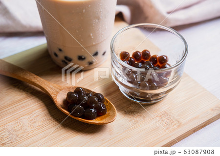 Bubble milk tea on wooden table Bubble milk tea on wooden table 63087908