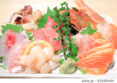 おいしい刺身盛合せ 63090464