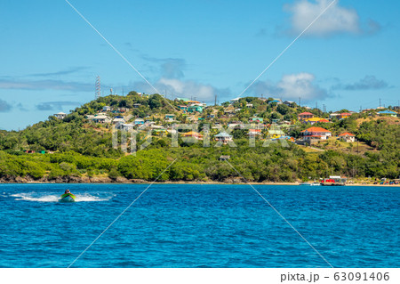 Residential houses at the bay, Mayreau island 63091406