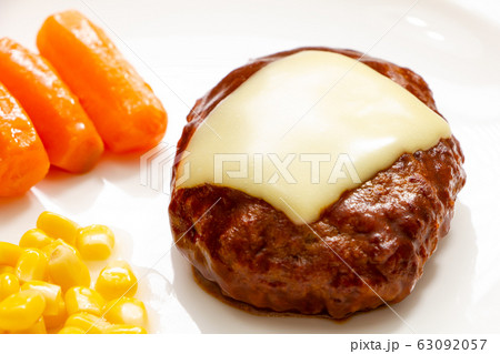 チーズハンバーグ。 63092057
