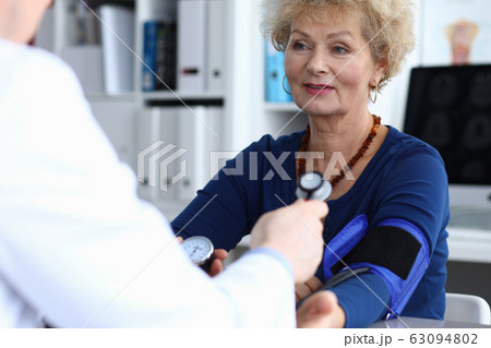 Woman in clinic office 63094802