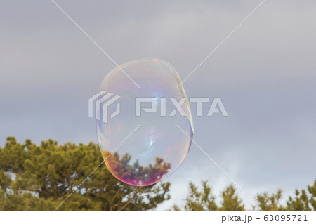 「山口県光市」虹ヶ浜海水浴場・シャボン玉 63095721