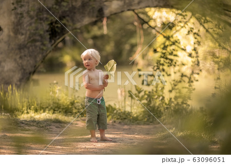 boy barefoot 