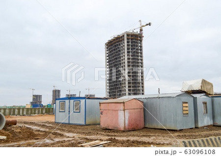 Small temporary houses of builders from  63096108