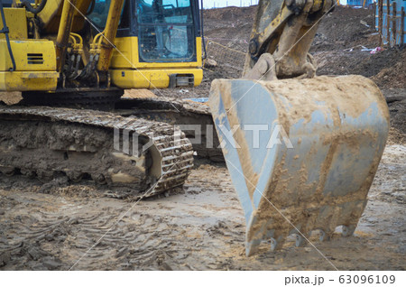 Big bright yellow powerful industrial heavy Big bright yellow powerful industrial heavy 63096109