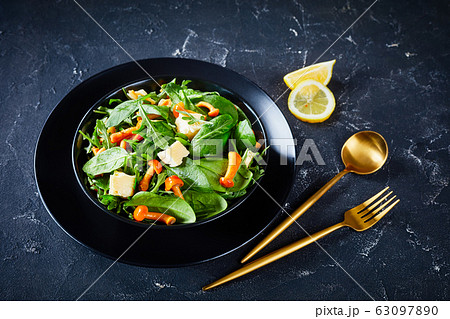 close-up of green fresh salad in a bowl 63097890