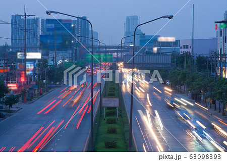 Night traffic lights 63098393