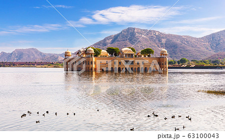 Jal Mahal in India, Jaipur, famous water palace Jal Mahal in India, Jaipur, famous water palace 63100043