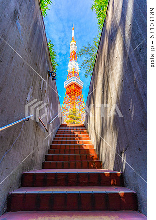 東京タワーパーキングセンター駐車場出口から見える東京タワー インスタ映え 東京都 の写真素材