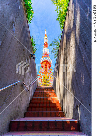 東京タワーパーキングセンター駐車場出口から見える東京タワー インスタ映え 東京都 の写真素材