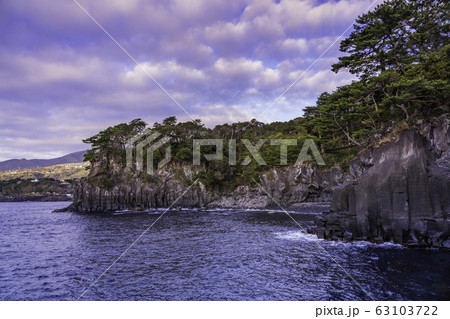 【静岡県】東伊豆・城ヶ崎海岸　大淀小淀の海岸線 63103722
