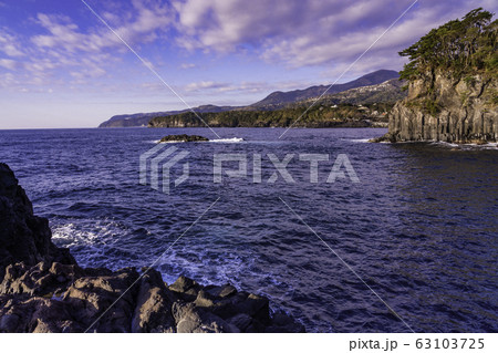 【静岡県】東伊豆・城ヶ崎海岸　大淀小淀の海岸線 63103725