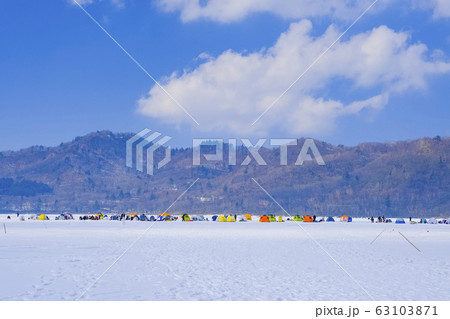 氷上ワカサギ釣り1 氷上ワカサギ釣り1 63103871
