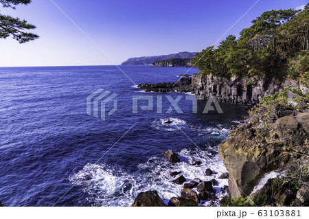 【静岡県】東伊豆・城ヶ崎海岸 対島の滝 【静岡県】東伊豆・城ヶ崎海岸 対島の滝 63103881