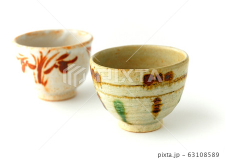 美濃焼の汲み出し湯呑と志野焼の湯呑 美濃焼の汲み出し湯呑と志野焼の湯呑 63108589
