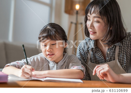 リビングで勉強 リビングで勉強 63110699