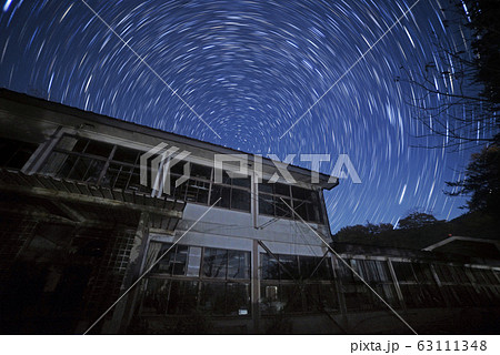 小学校の廃墟 63111348