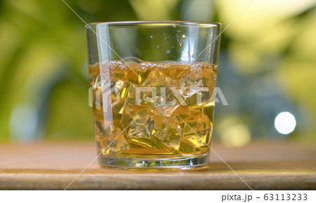 Glass of apple juice 63113233