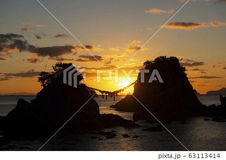 豊後二見ヶ浦の朝日 63113414