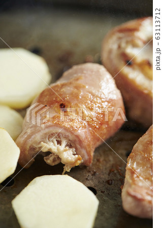 ホルモン炒め 韓国料理 焼き肉の写真素材