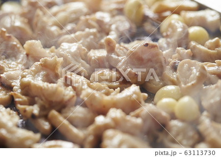 ホルモン炒め　韓国料理　焼き肉 63113730