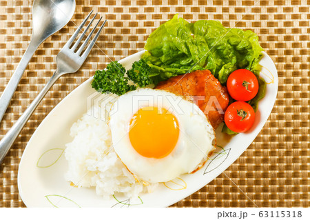 ハンバーグランチ(ロコモコ風) ハンバーグランチ(ロコモコ風) 63115318