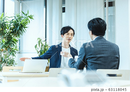 ビジネスシーン 会議 商談 ビジネスシーン 会議 商談 63118045