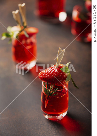 Shot with strawberry vodka 63121700