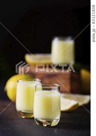 Liquore with lemon and cream Liquore with lemon and cream 63121836