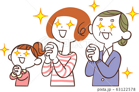 目を輝かせて祈る女性三世代 目を輝かせて祈る女性三世代 63122578