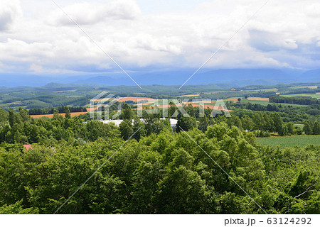 北西の丘展望公園からの眺望(北海道 美瑛町) 北西の丘展望公園からの眺望(北海道 美瑛町) 63124292