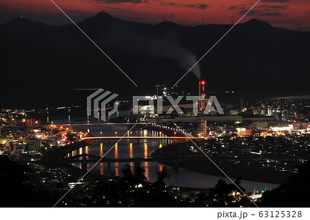 寺山いこいの広場から見る薩摩川内市の夜景の写真素材