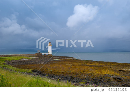 Tobermory Lighthouse at low tide Tobermory Lighthouse at low tide 63133198