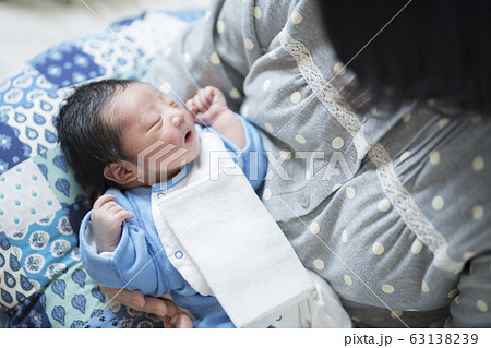 生後2日の男の子 生後2日の男の子 63138239
