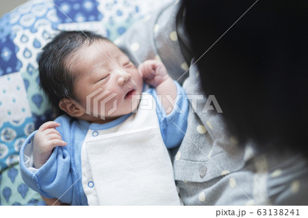 生後2日の男の子 生後2日の男の子 63138241
