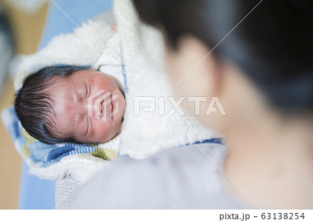 生後2日の男の子 生後2日の男の子 63138254