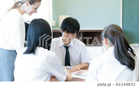 高校生　グループワーク　授業 63140652