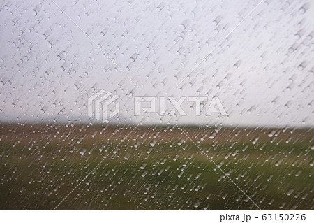 水滴 写真 雨滴 63150226