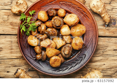Baked Jerusalem artichoke 63157092