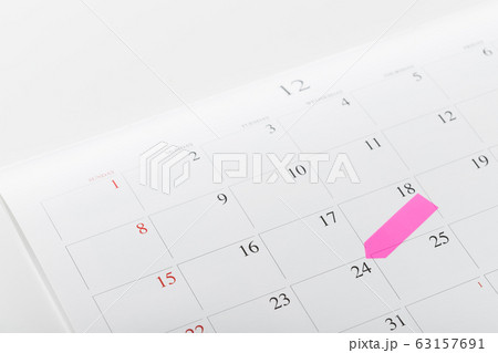 カレンダーと付箋 63157691