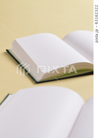 白いページの本 白いページの本 63162322
